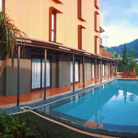 Grand Metro Puncak Hotell Cibodas Exteriör bild