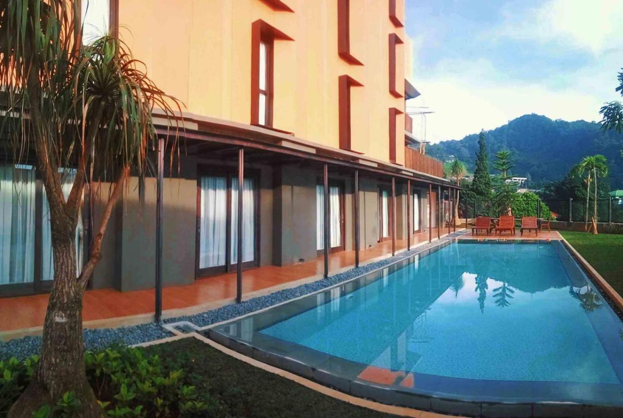 Grand Metro Puncak Hotell Cibodas Exteriör bild